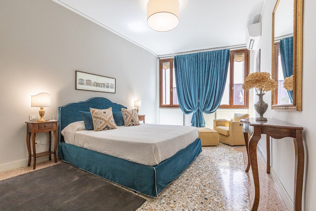 Ca’ Romantica Terrace and Canal View gallery image 5