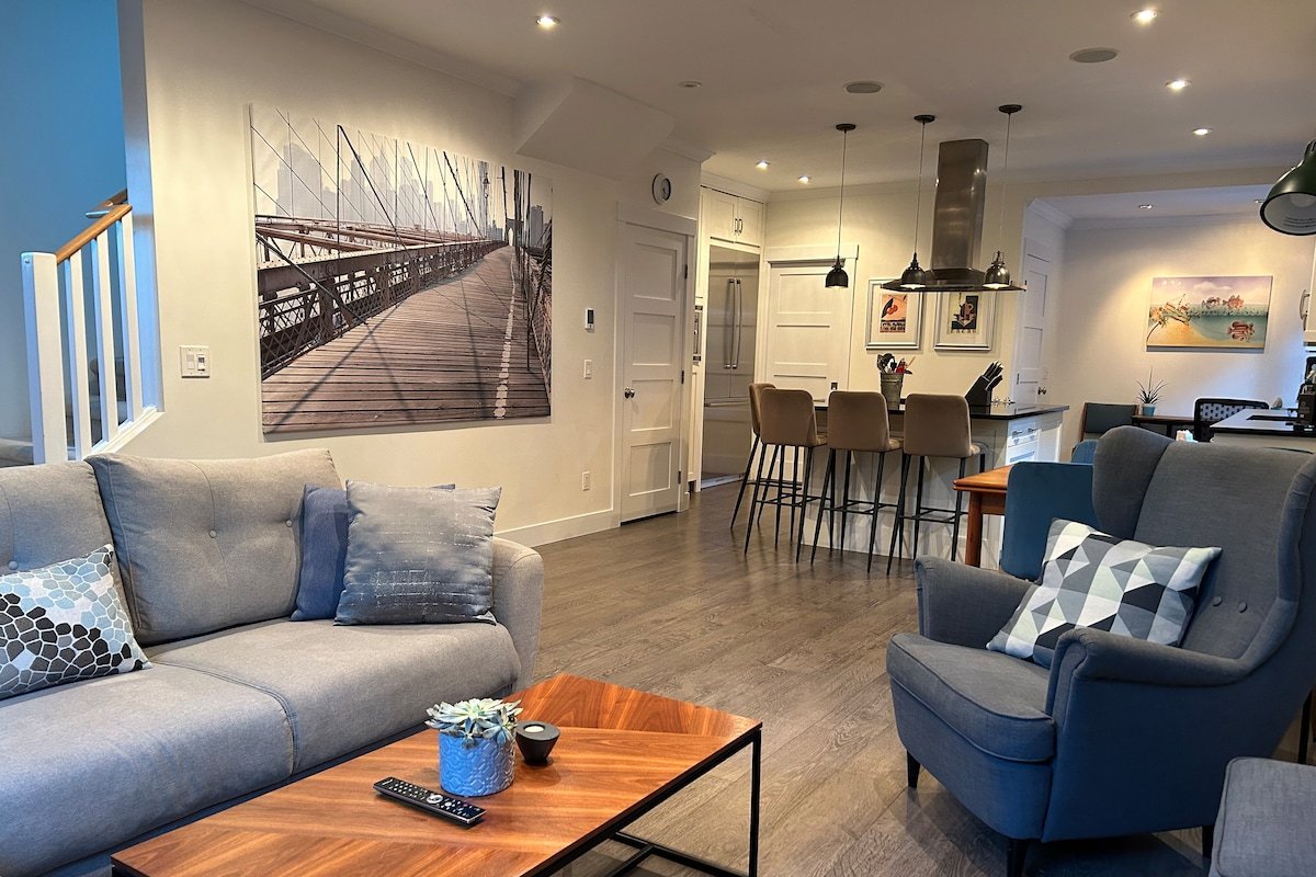 Beautiful Kitsilano 3 Bedroom 3Bath Home Vancouver gallery image 2