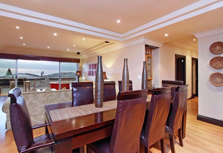 Beachside Penthouse - 3 mins from the beach