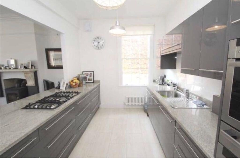 The Downs, Altrincham gallery image 3