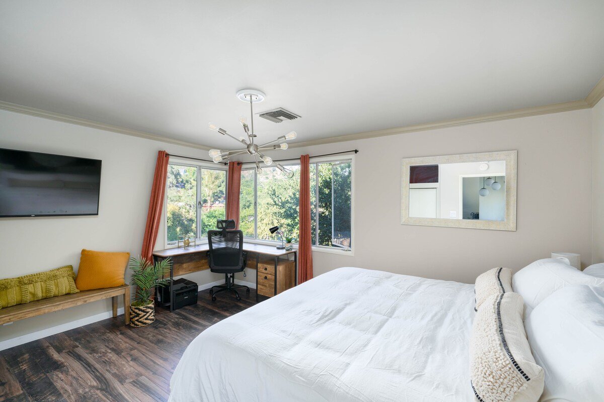 Make Memories Fireside! Views! 5 Min. to Hiking gallery image 4