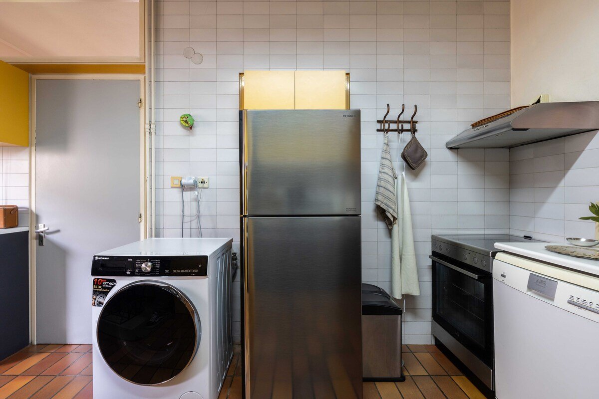 Lycabettus view Vintage penthouse flat in Exarchia gallery image 5