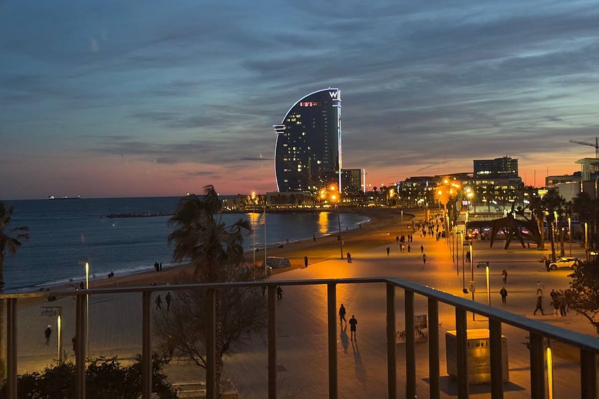 Sea view Barceloneta apartment gallery image 3