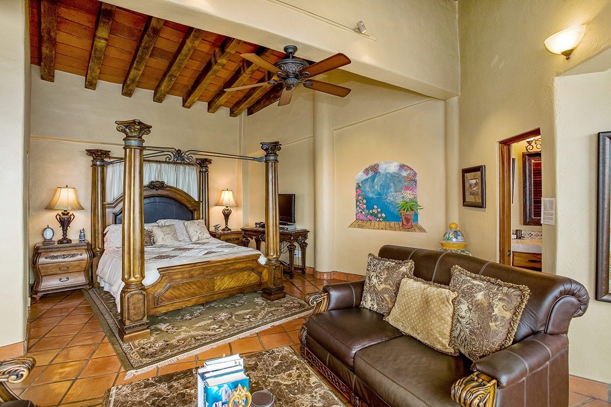 Los Arcos gallery image 3