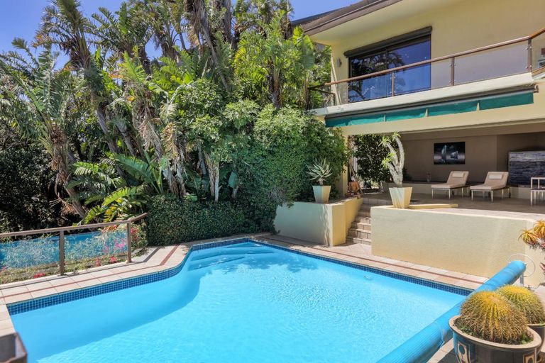 Villa Sol Camps Bay - Family retreat with views
