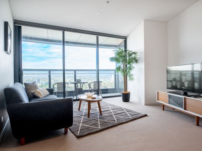 Lvl30 Garden, River views Balcony Pool Wifi Parkin