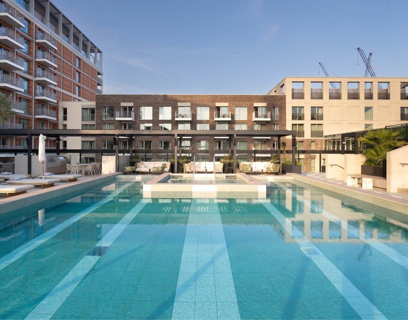 Stunning 3 Bed in Battersea w/ Pool, Gym & Rooftop gallery image 3