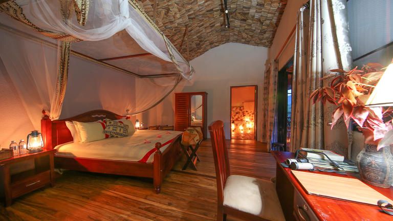 Mahogany Springs Lodge Honeymoon Suite
