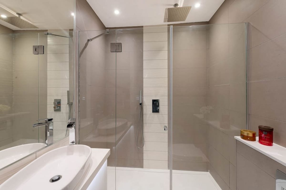 Amazing South Kensington Apartment 2 Bedrooms gallery image 4