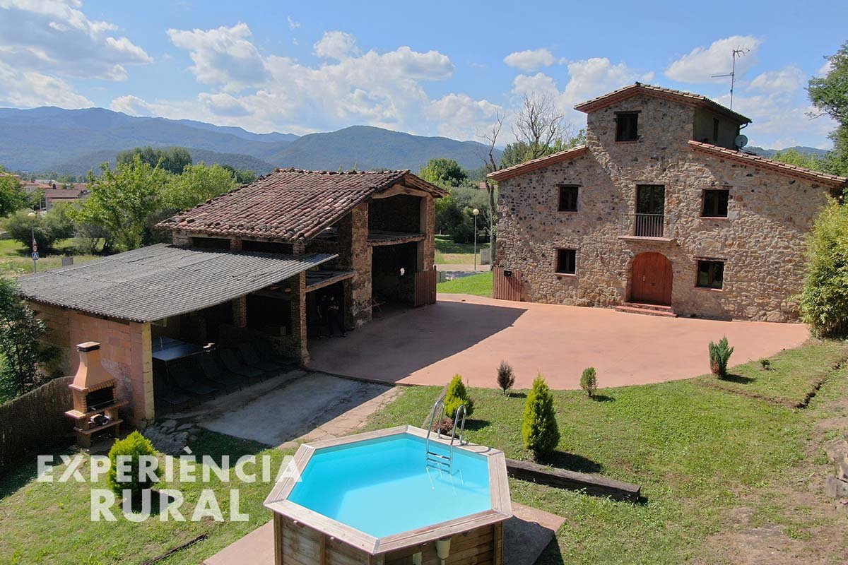 Masía de piedra en las afueras de Les Preses gallery image 4