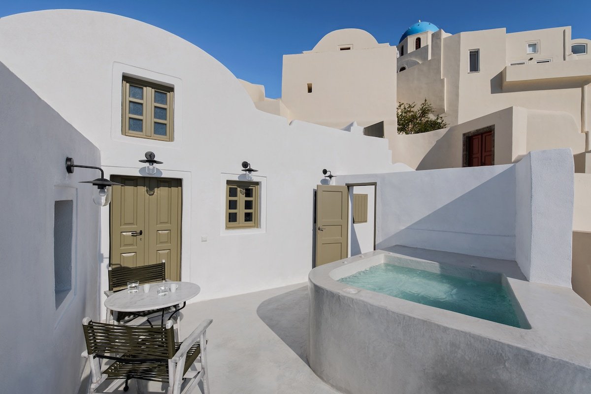 Rhenia’s 2 Villas Oia,2 Prive Jacuzzi,Caldera View gallery image 3