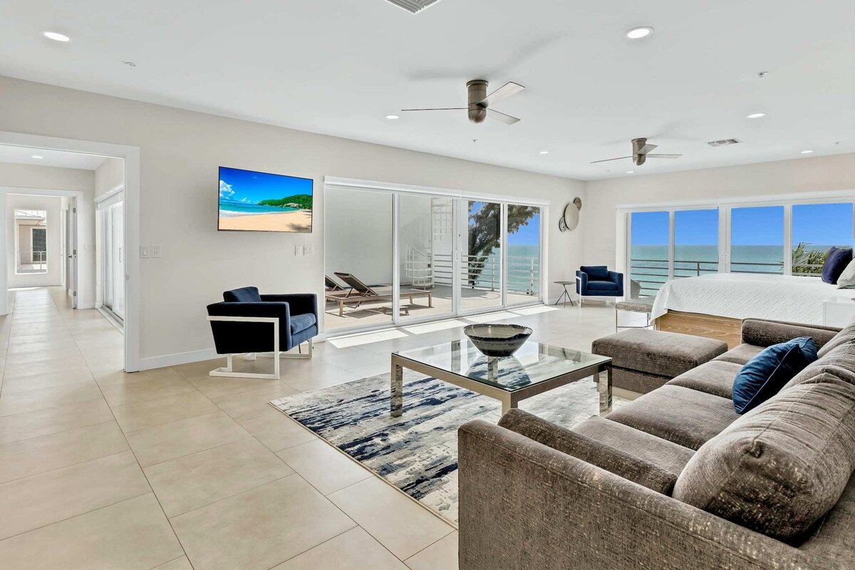 Eden – Iconic Beachfront Villa Captiva gallery image 3