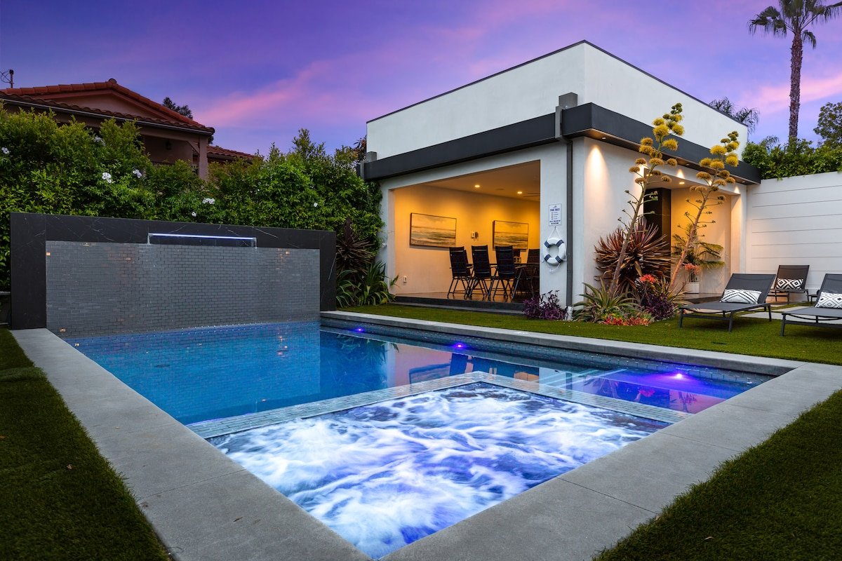 Lux WeHo Villa w/ Theater, Game Room, Pool gallery image 2