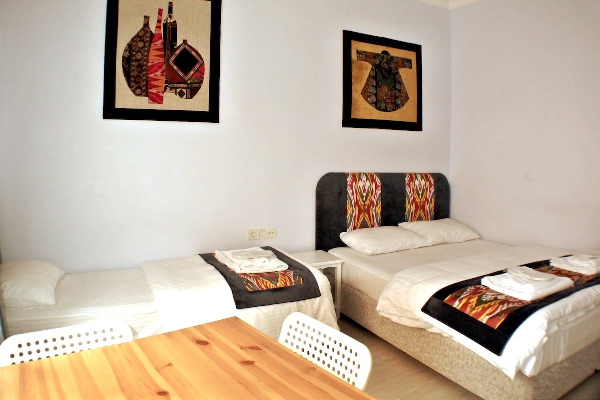 H-Group Trip? Privacy? 3 Flats 5 Baths Sleeps 15 gallery image 5