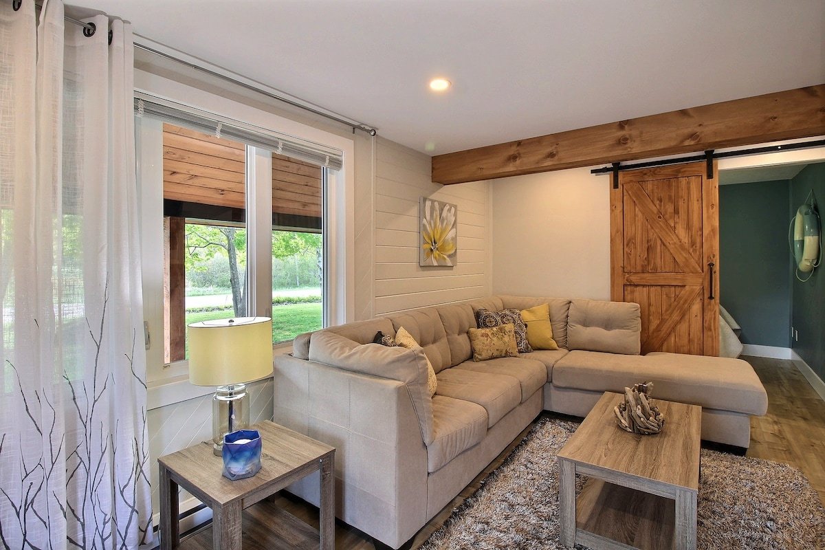 Black Barn Family Beach House gallery image 4