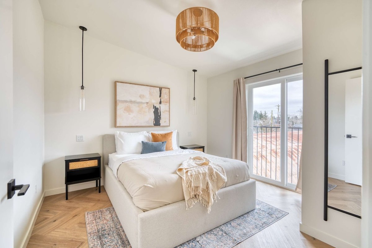 Alberta Arts Escape | 4BR + WalkScore 91 gallery image 4