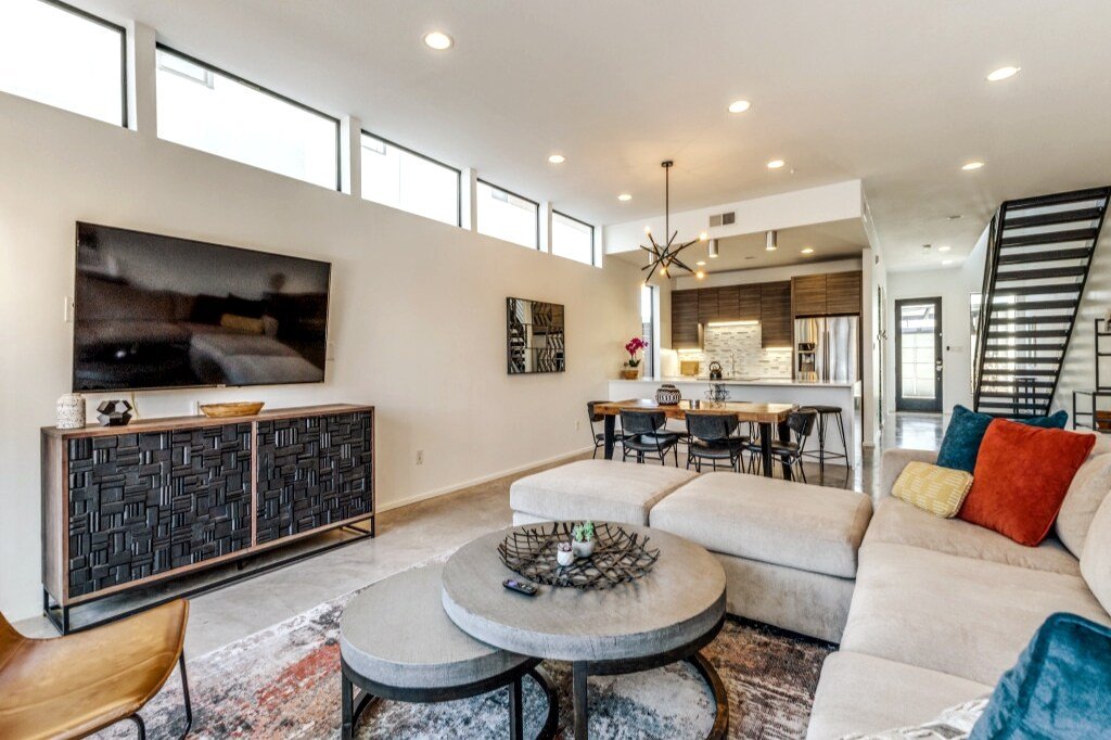 Cozy Modern Home + Private Pool + Central Location gallery image 3