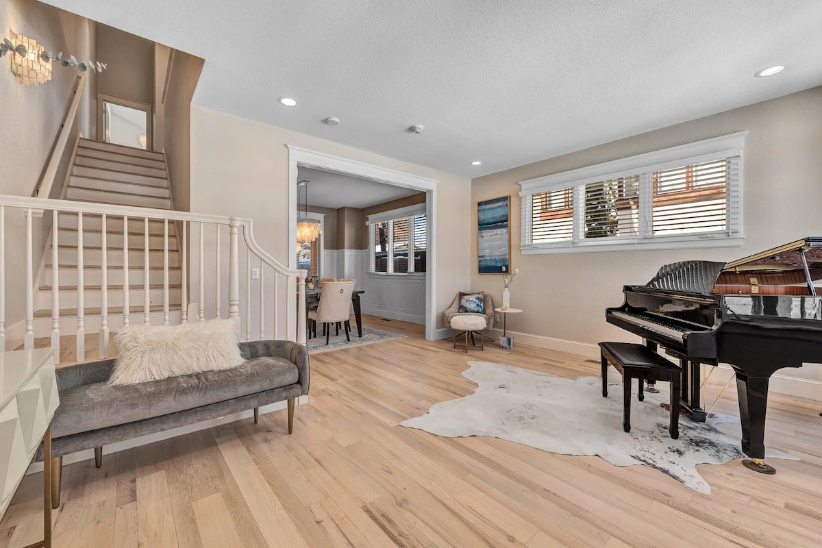 Luxury Retreat: One Block to Washington Park gallery image 3