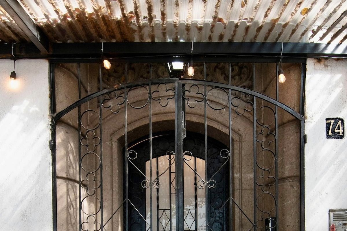 Enjoy a gorgeous house 8BR/18 guests in Condesa gallery image 5