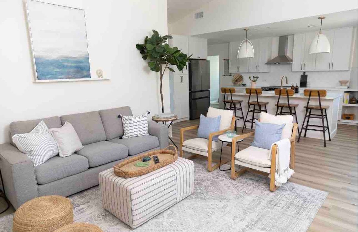 BirdRockCoastal Modern Luxury | New Build & Patio gallery image 2