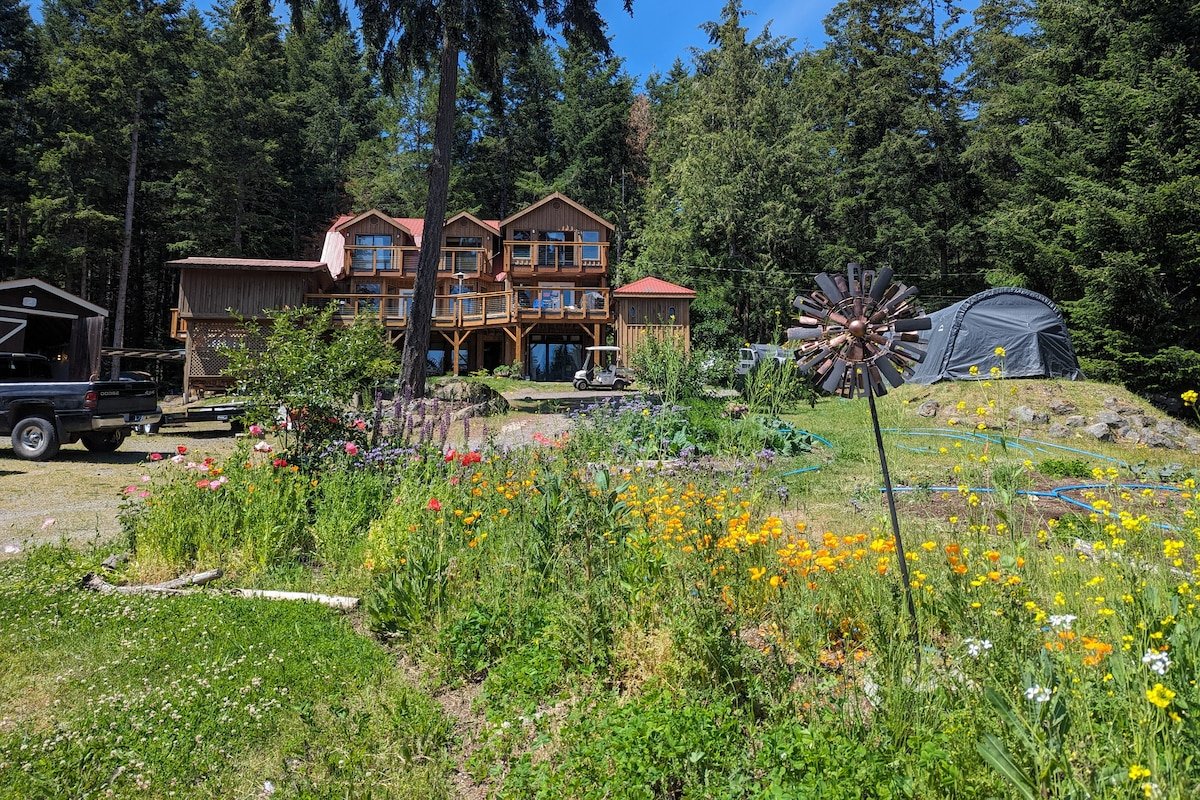 Galiano Grow House Farm Stay gallery image 2