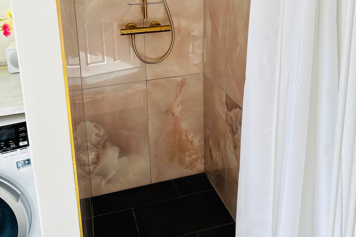 Udsigt direkte til den smukke Nyhavn gallery image 5