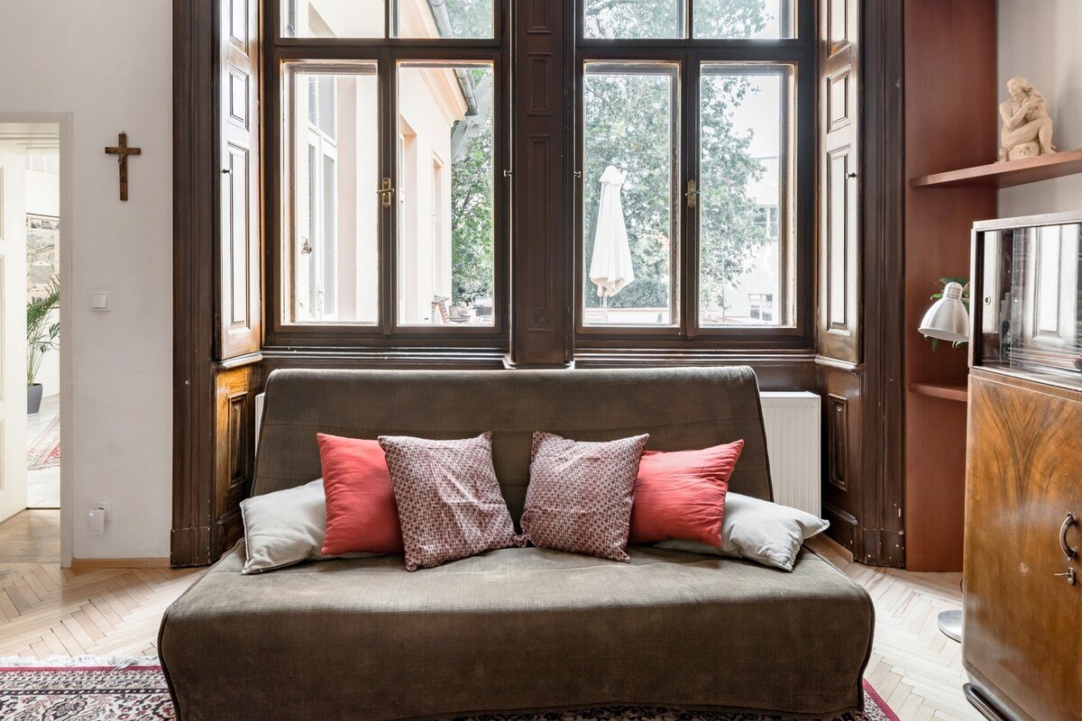 Easy Life in Prague Gem Historic House Terrace gallery image 3