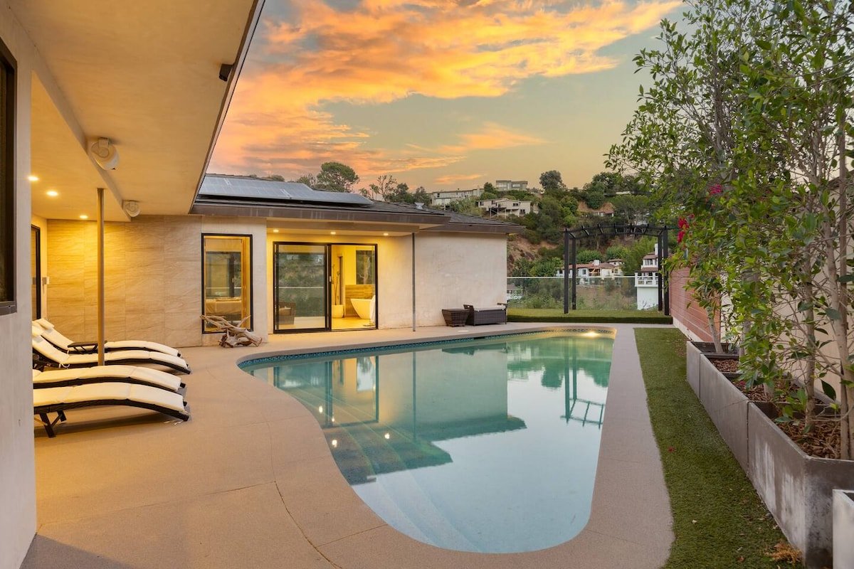 Hollywood Hills Mid-Century 3BR, Pool, Great Views gallery image 4