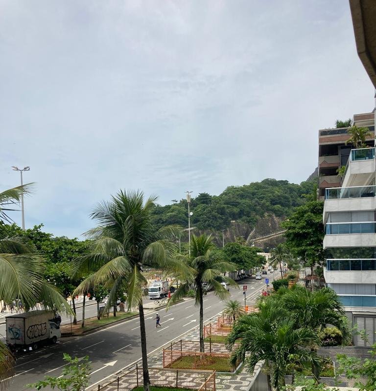 Leblon Beachfront gallery image 4