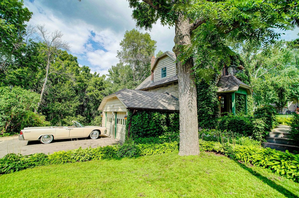 Historic James Mulvey Carriage house (Whole house) gallery image 3