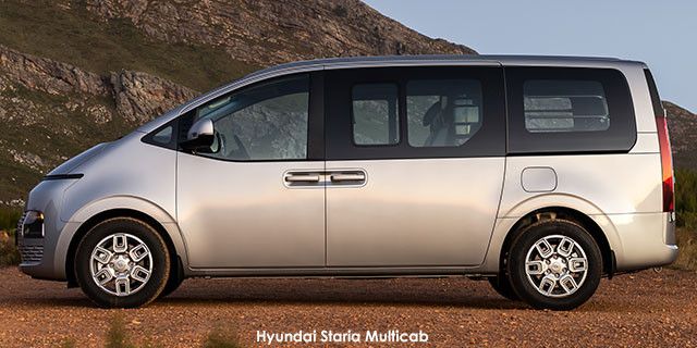 HYUNDAI STARIA 2.2D LUXURY A/T - 10 