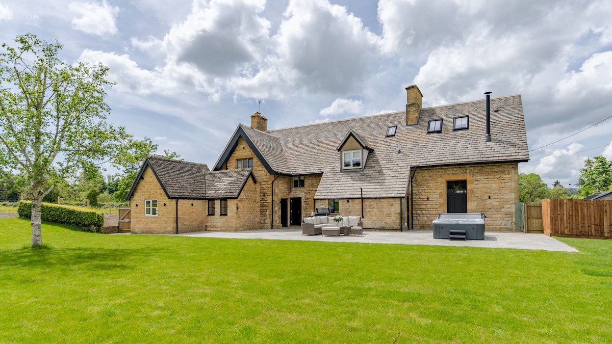 Old Laundry with hot tub, pet friendly, Winchcombe