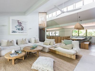 Little Cove Treetops – style and amazing location