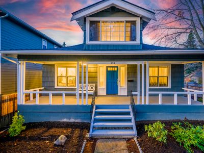 UW -Upgraded Home with 5BR/4Ba/4Parking/EV charger