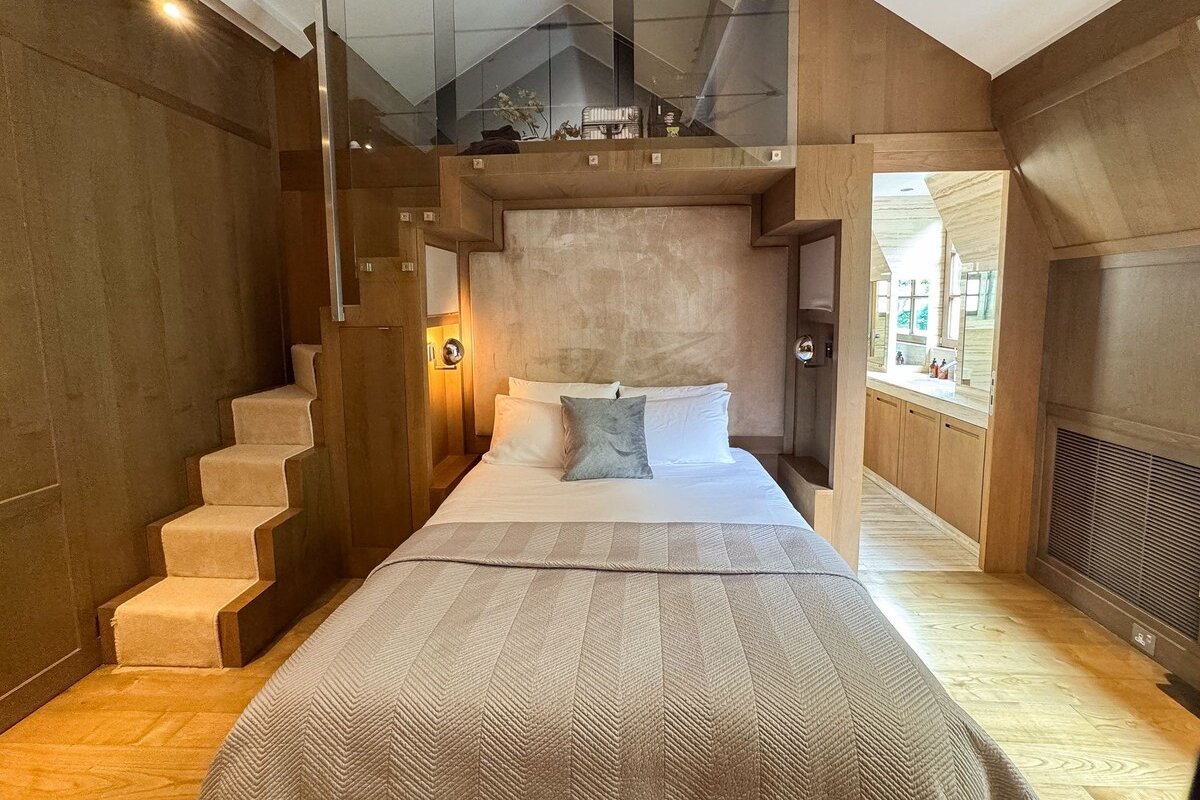 Mayfair 2 bedrooms penthuse with AC gallery image 3