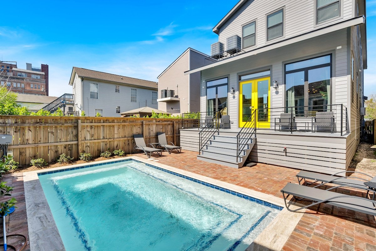 Pool | Minutes to Superdome & French Quarter | 5BR gallery image 2