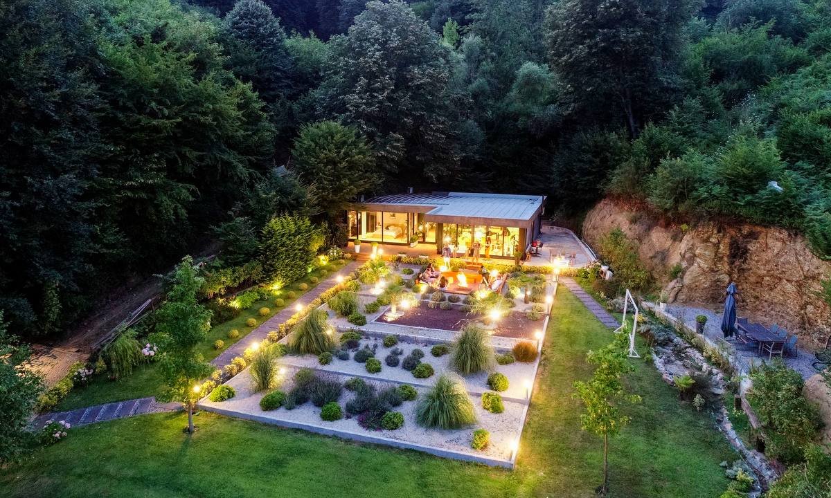 Unique & Fascinating Villa With Magnificent Garden