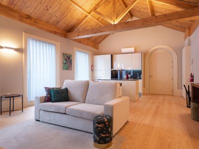 CC Downtown Palace – J