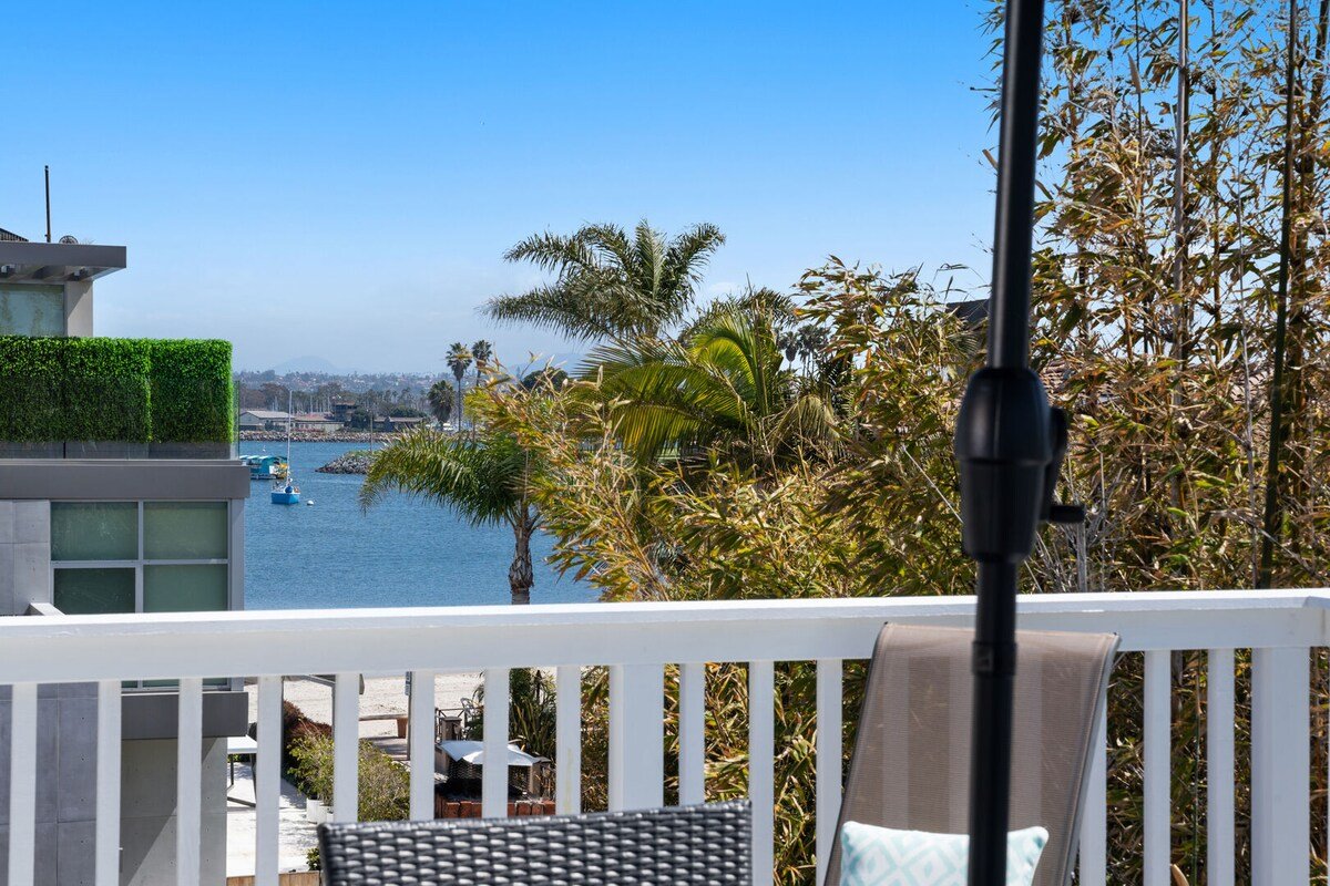Mission Beach Bay Views Compound! gallery image 3