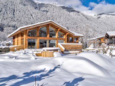 Panoramic views + daily cleaning & bkfst services