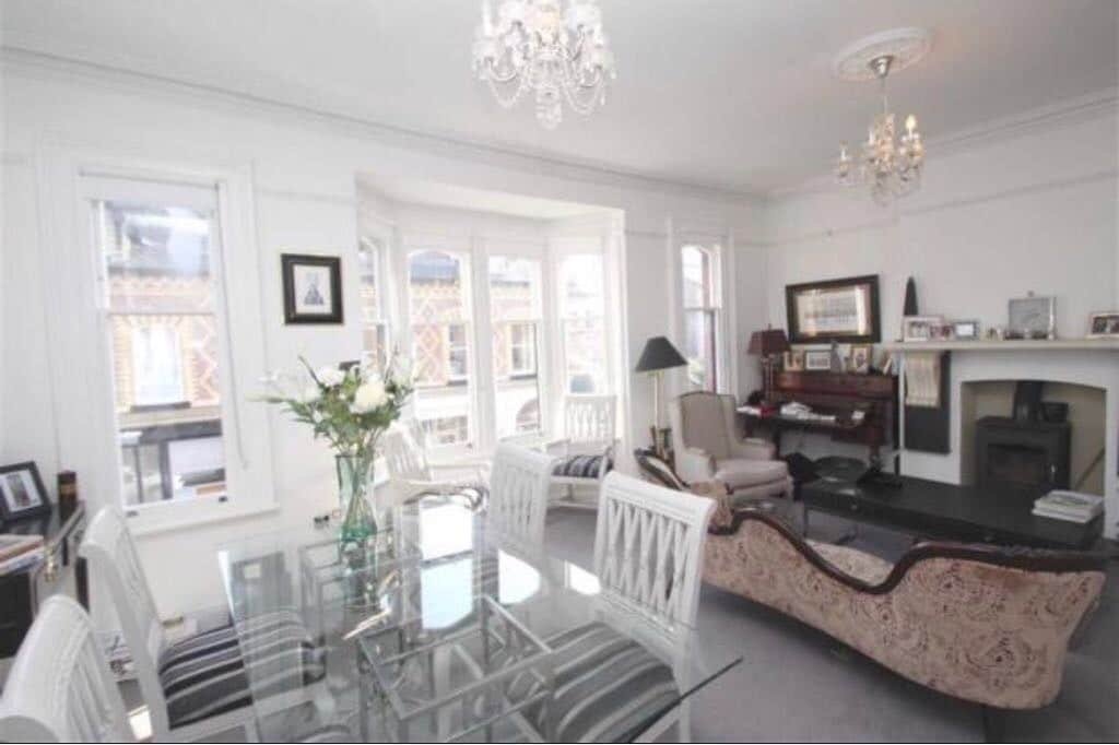 The Downs, Altrincham gallery image 2