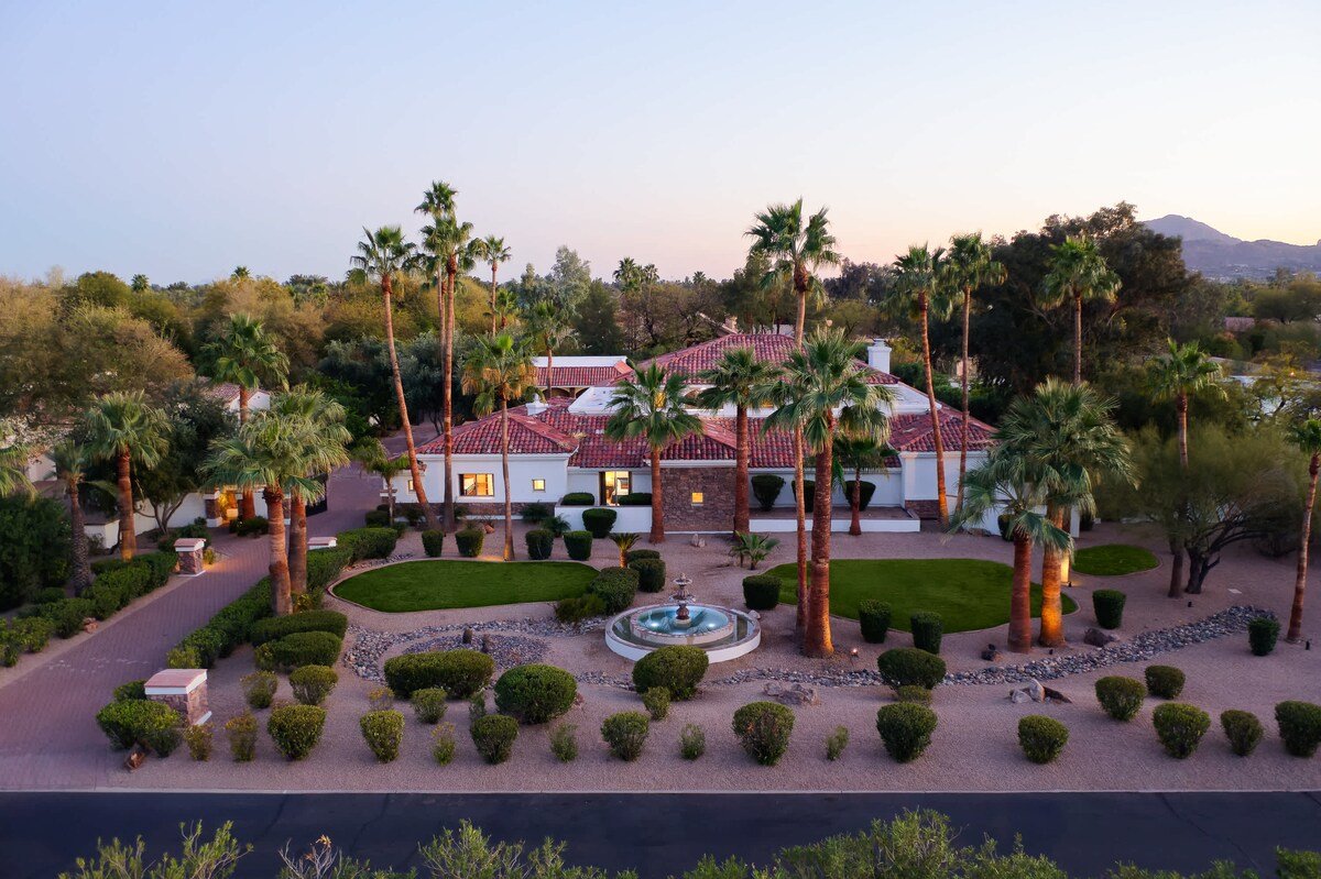 Entertainers Paradise! $6M Estate with Lagoon Pool gallery image 5