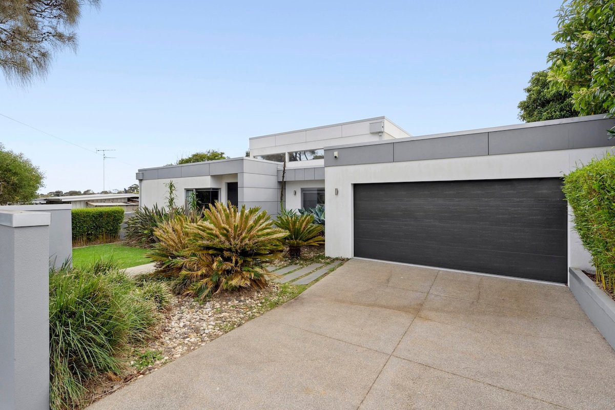 Raven Retreat I Family Entertainer I Pool & Theatr gallery image 3