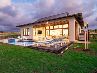 NEW 4-bedroom home Free Access to Mauna Kea Beach!