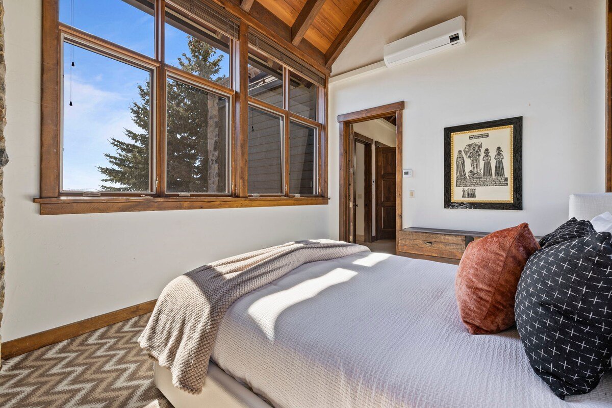 Deer Valley Ski In Out w/ Hot Tub gallery image 3