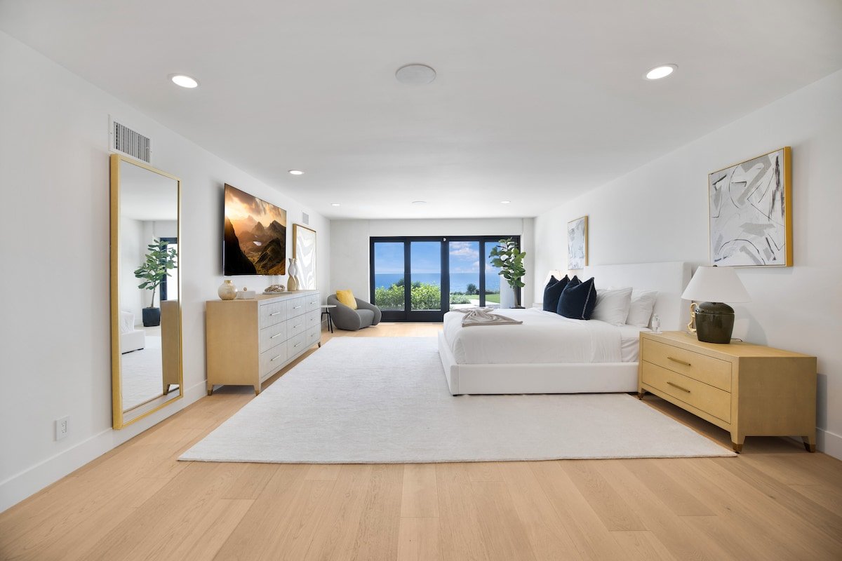Wake Up to the Waves in Malibu Beachfront Estate gallery image 2