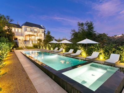 Beverly Hills Maison by Stay Awhile Villas