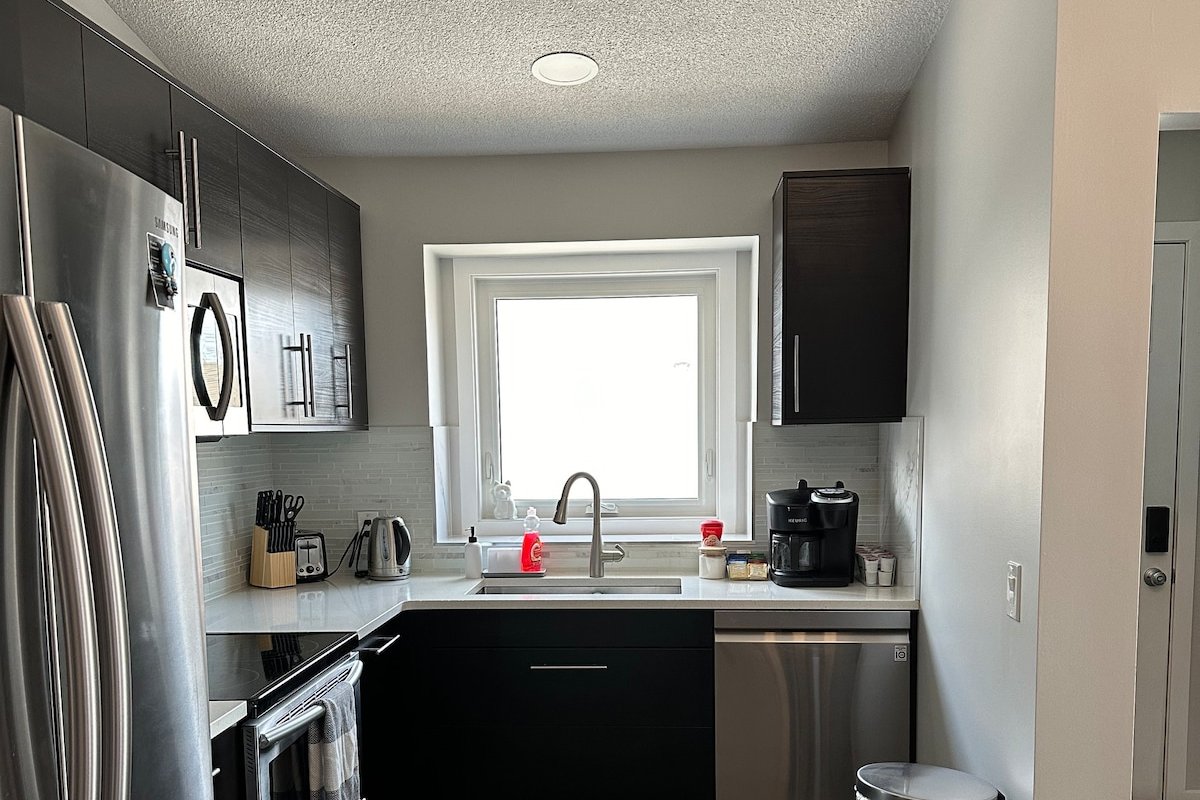 House in Riverbend gallery image 4