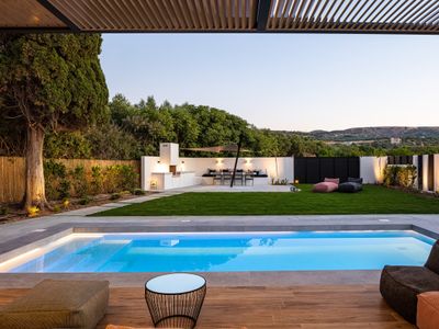 Family 4BR Villa, Ping Pong w Steps to Amenities