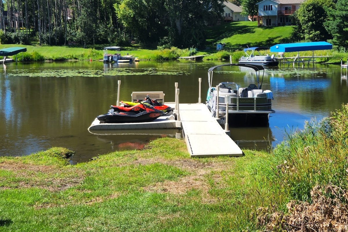 Terryll Bayside Lake Home | Dock, Kayaks, Firepit! gallery image 3